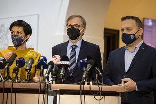 Opozice: Blatný skončil, nechtěl hrát proruské představení. Je to skandální - Novinky